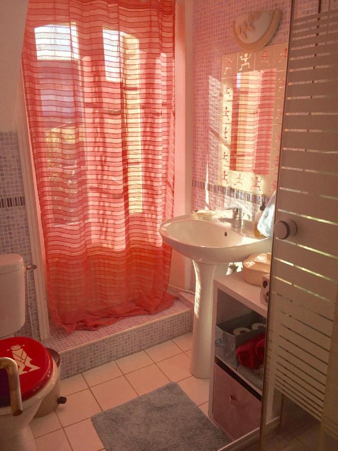 Chambres Chez L'Habitant Et Table D'Hotes Crocq "Le Vieil Hotel" Экстерьер фото