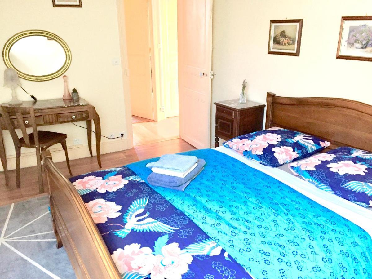 Chambres Chez L'Habitant Et Table D'Hotes Crocq "Le Vieil Hotel" Экстерьер фото